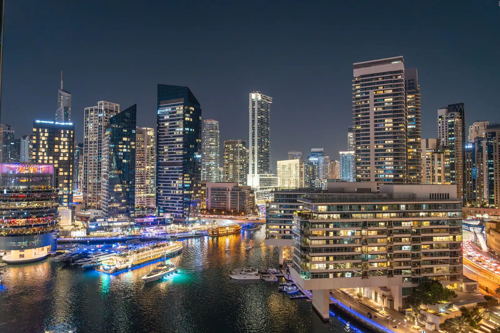 Résidence moderne avec appartements à Dubaï