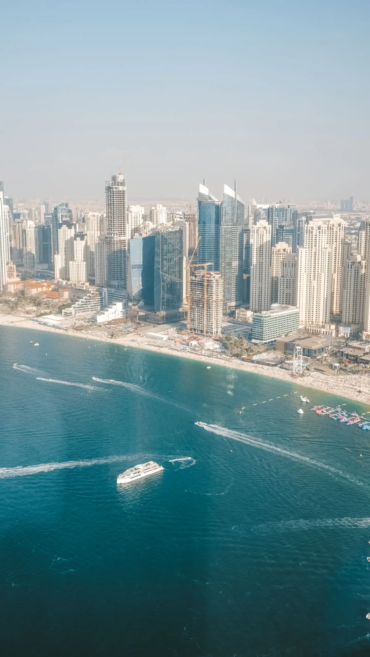 Planification d’un budget de 200 000 CHF pour investir dans l’immobilier à
Dubaï